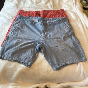 2 pairs of Calvin Klein men’s shorts- 36